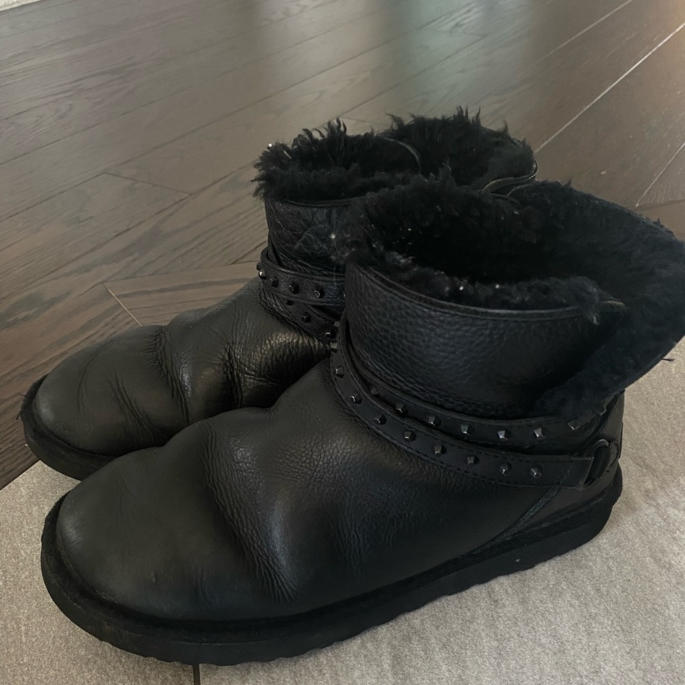 Black Furry Warm Stone Uggs